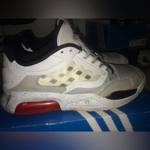 JORDAN MAX 200 SHOES - SIZE 12